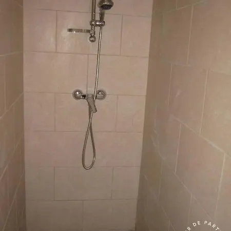 A 50 Metres De La Apartment