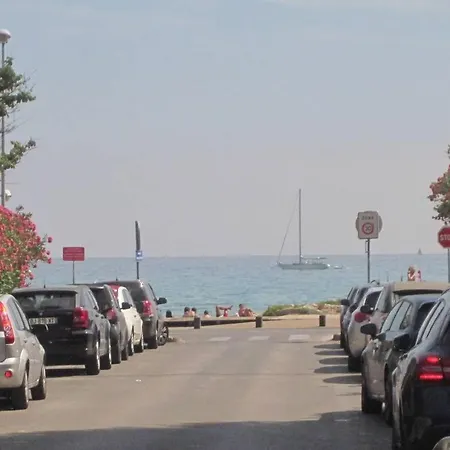 Apartment A 50 Metres De La *